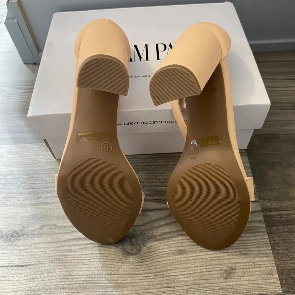 Dream Pairs Block Heels Size 6 New in‎ Box